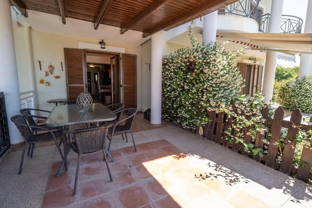 וילה הוילה Waves Beachfront House, Nikiti יוון