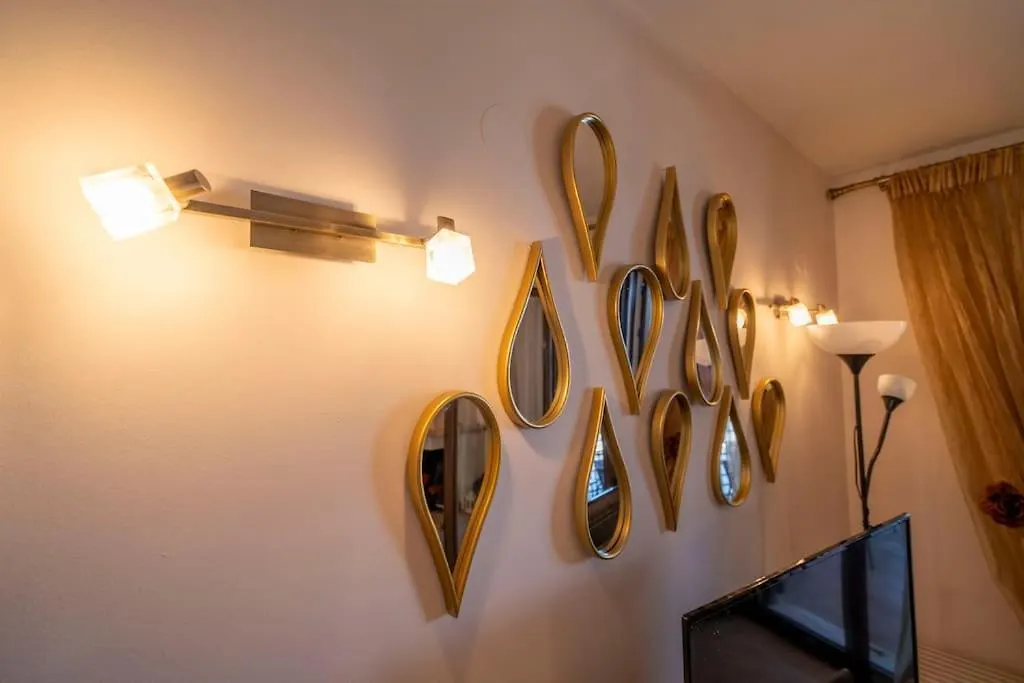 הוילה Waves Beachfront House, Nikiti 0*, ניקיטי