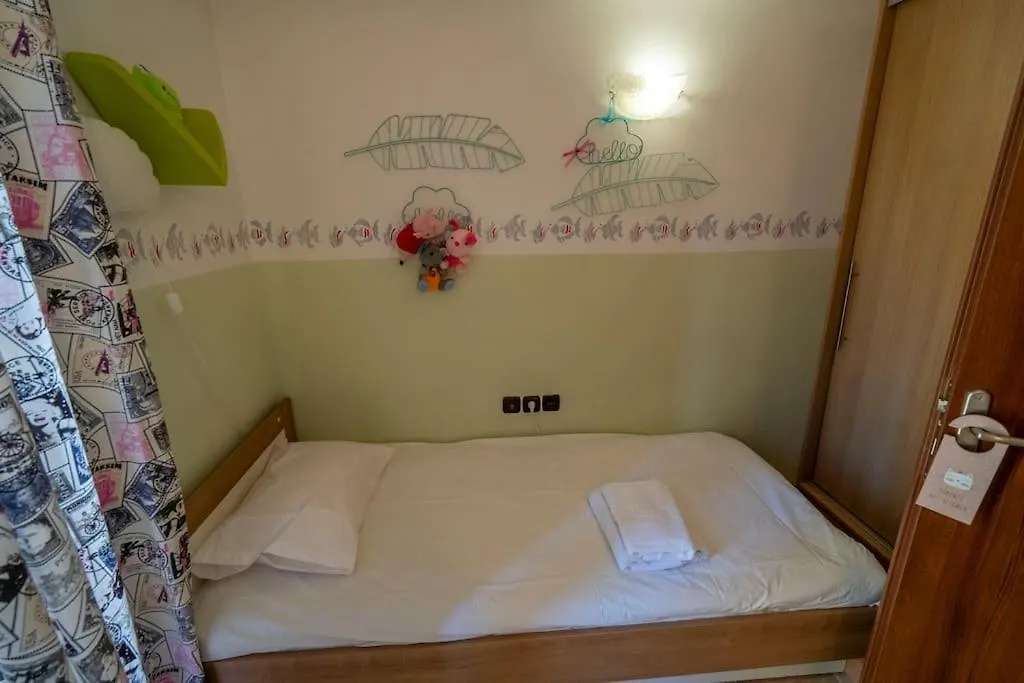 הוילה Waves Beachfront House, Nikiti